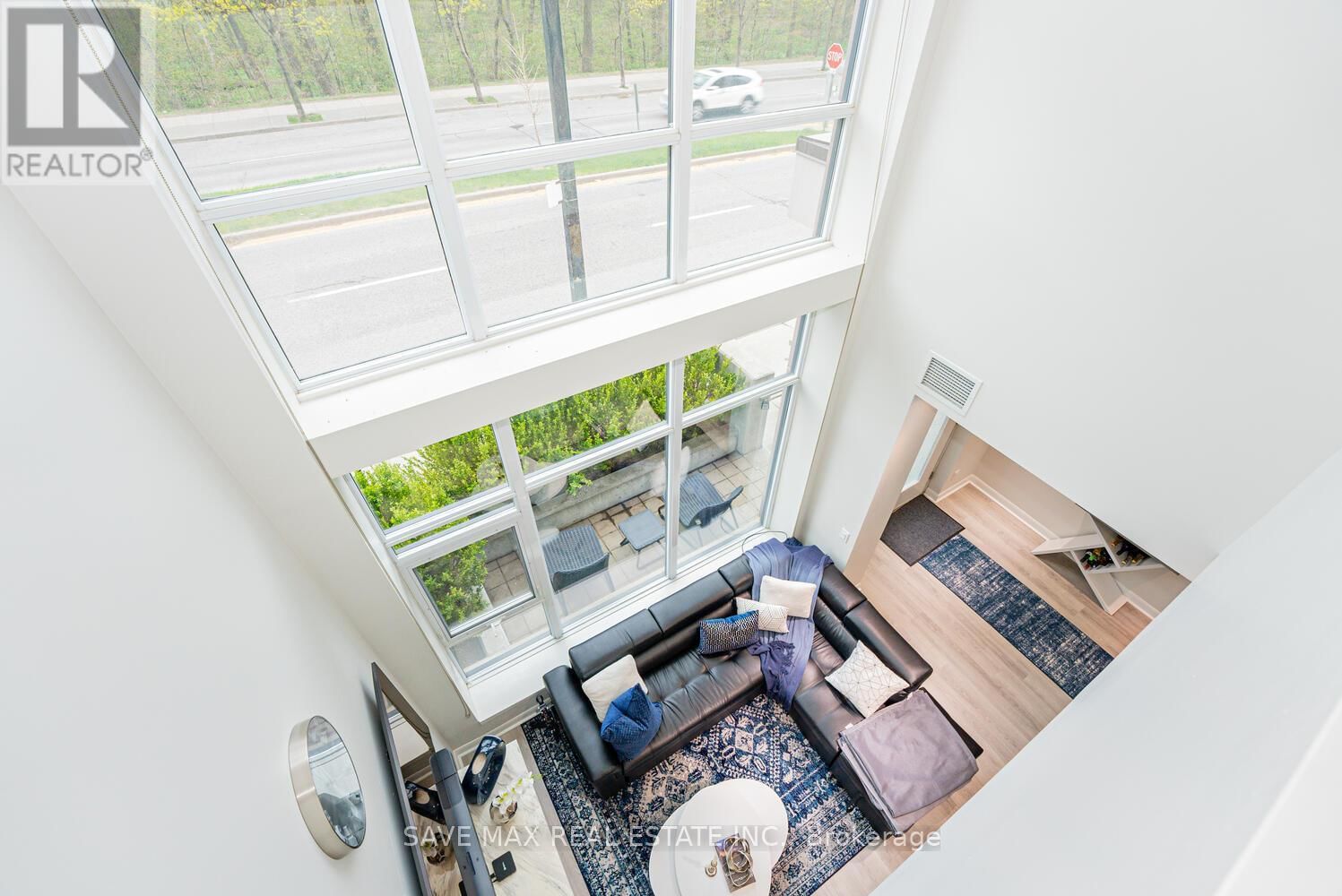 180 BOROUGH DRIVE Image 24