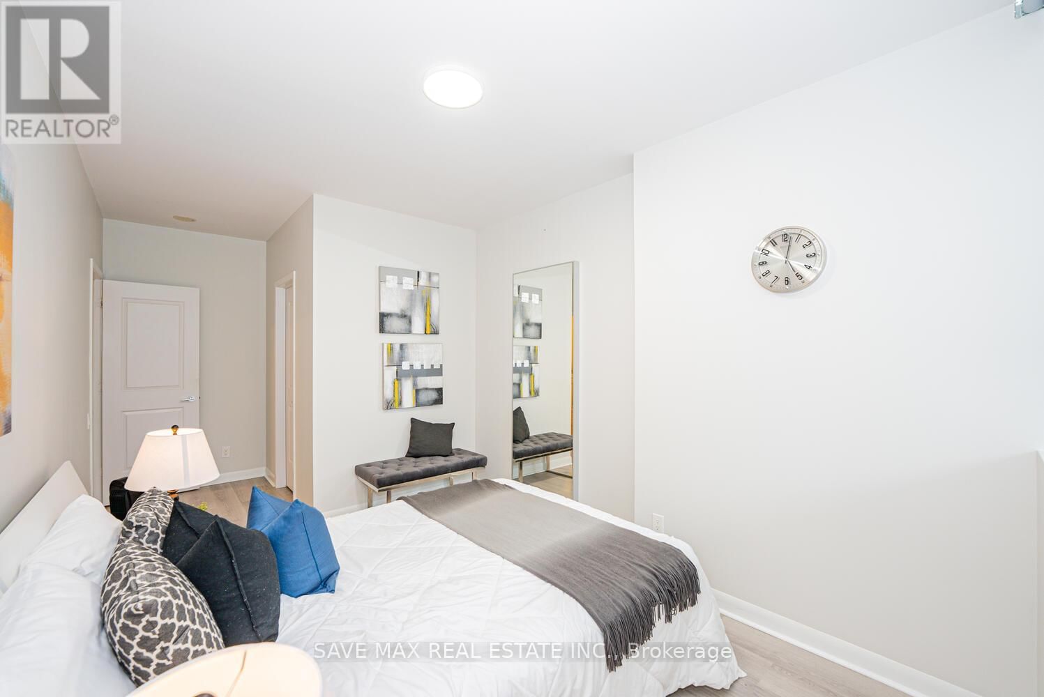 180 BOROUGH DRIVE Image 25