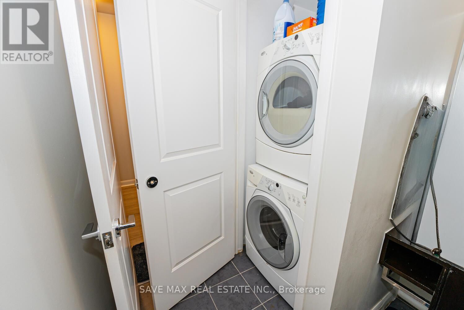 180 BOROUGH DRIVE Image 29