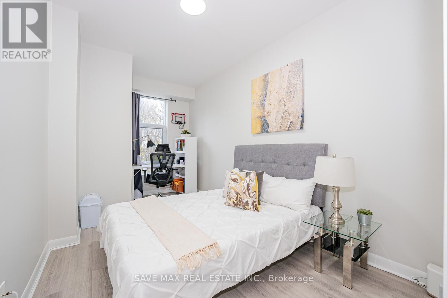 180 BOROUGH DRIVE Image 30