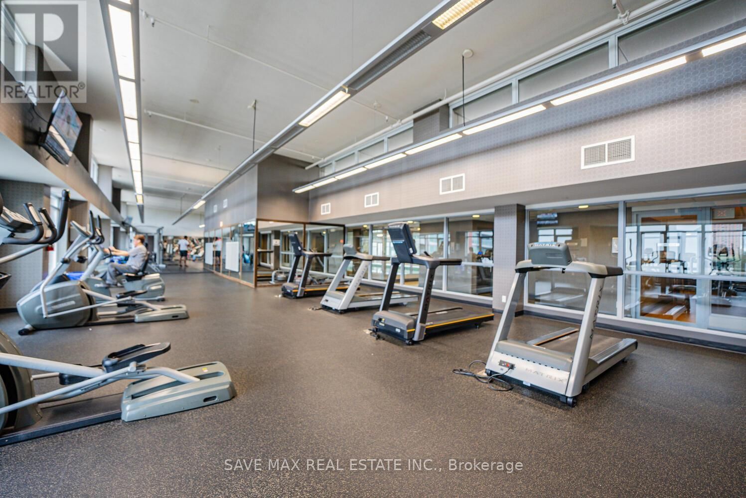 180 BOROUGH DRIVE Image 33