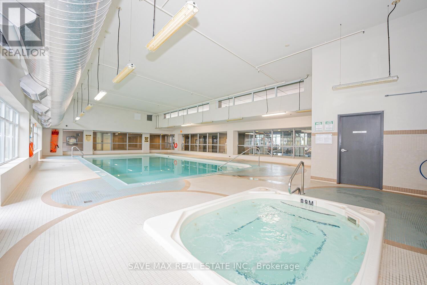 180 BOROUGH DRIVE Image 35