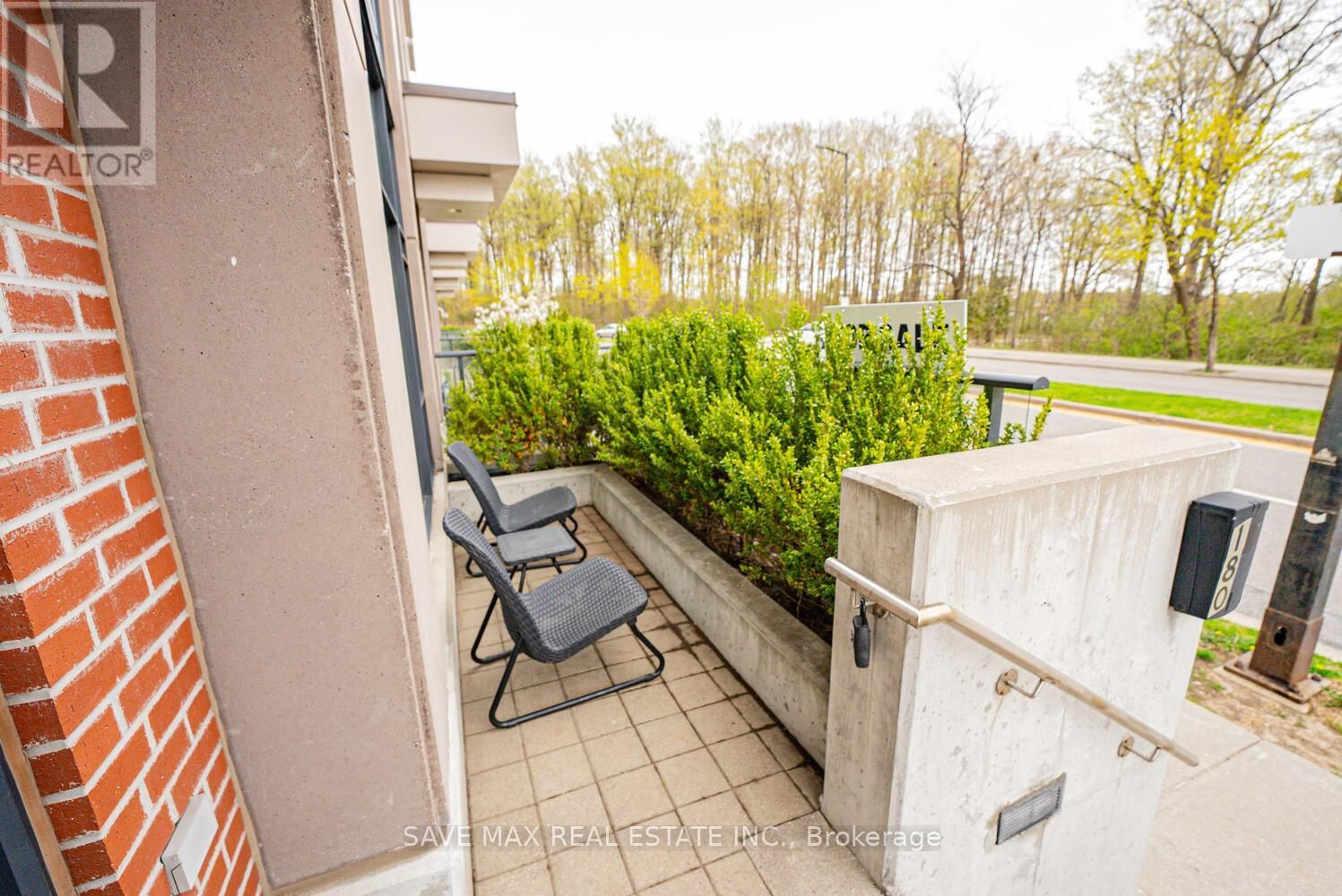 180 BOROUGH DRIVE Image 4