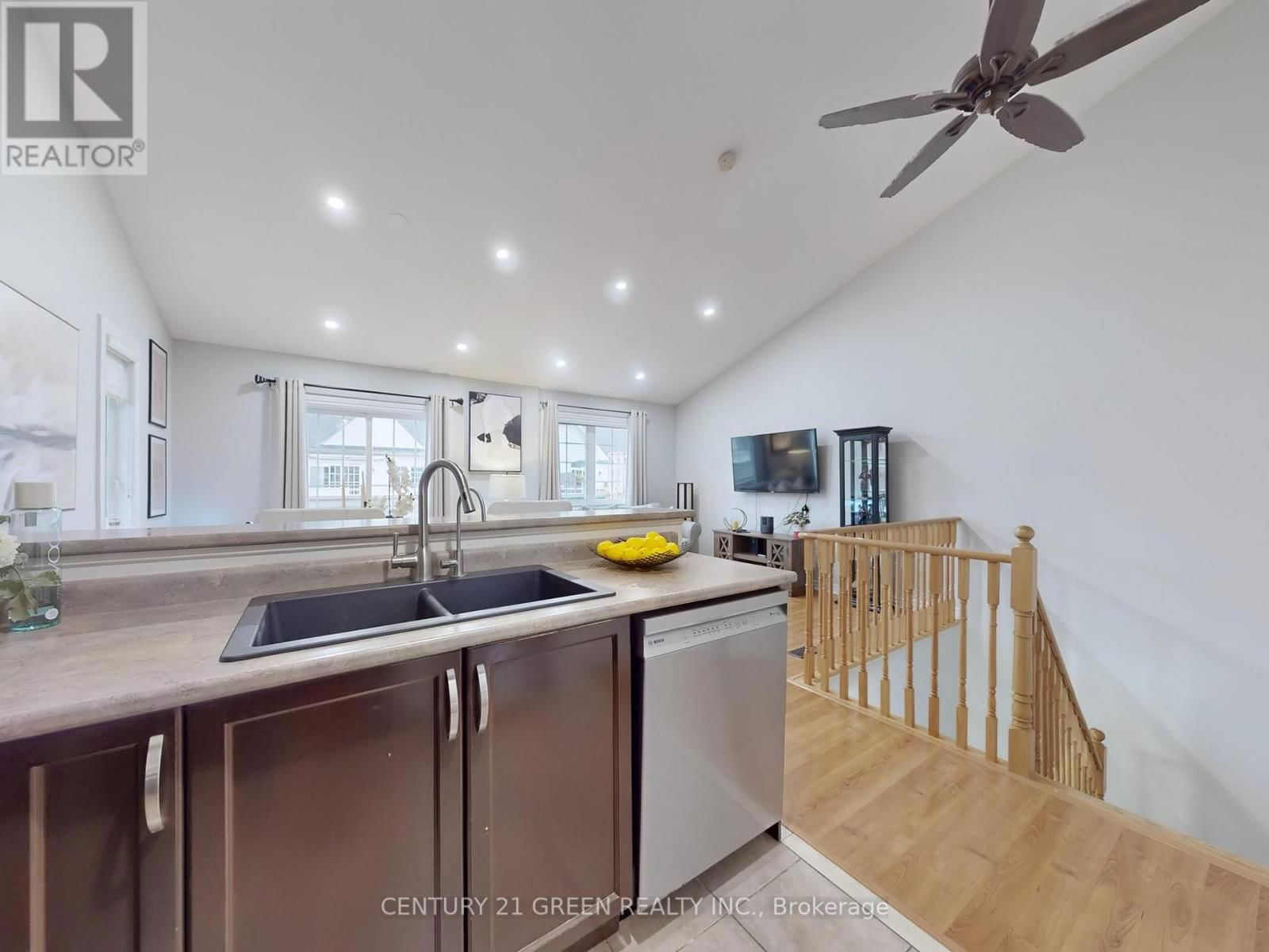 25 WICKER PARK WAY Image 31