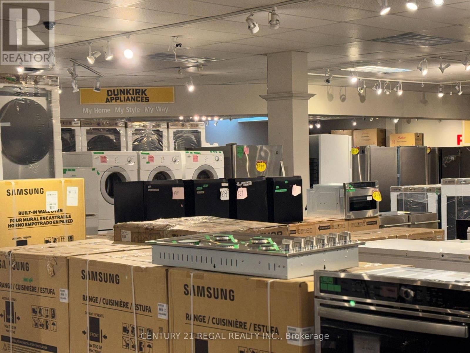 900 CHAMPLAIN AVENUE Image 10