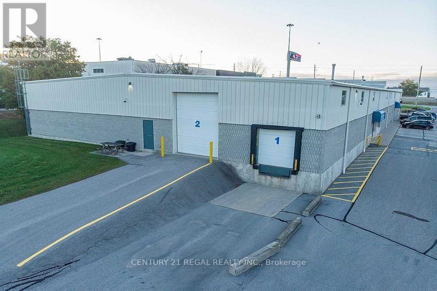 900 CHAMPLAIN AVENUE Image 4