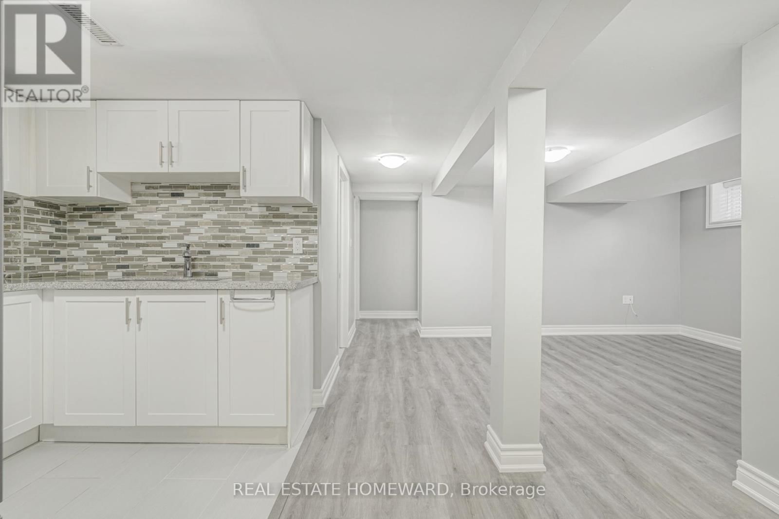 4 MOORECROFT CRESCENT Image 17