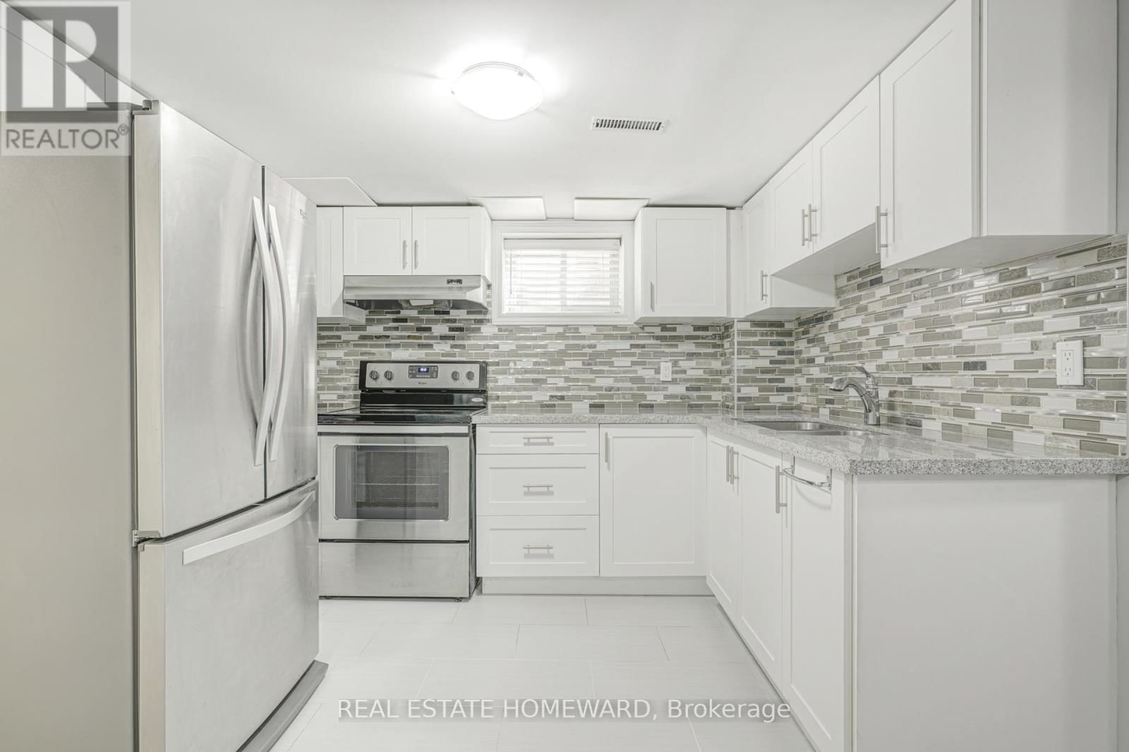 4 MOORECROFT CRESCENT Image 18