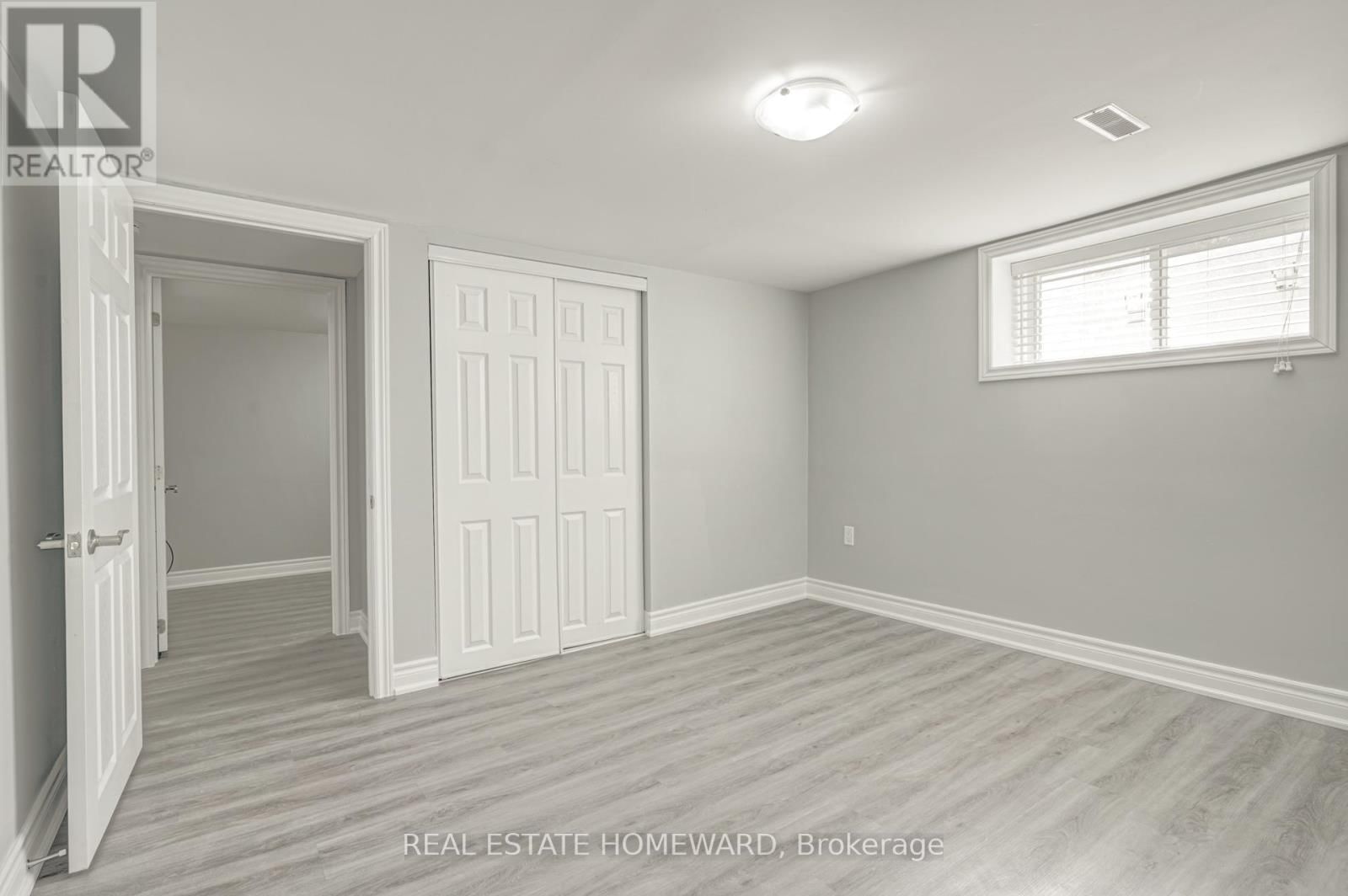 4 MOORECROFT CRESCENT Image 21