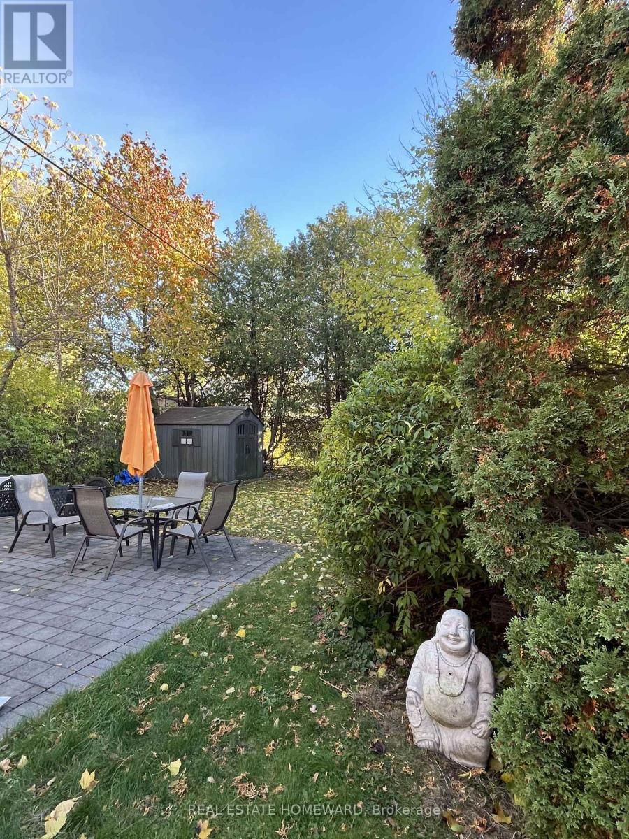 4 MOORECROFT CRESCENT Image 26