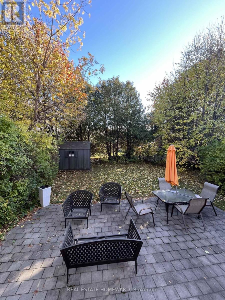 4 MOORECROFT CRESCENT Image 28