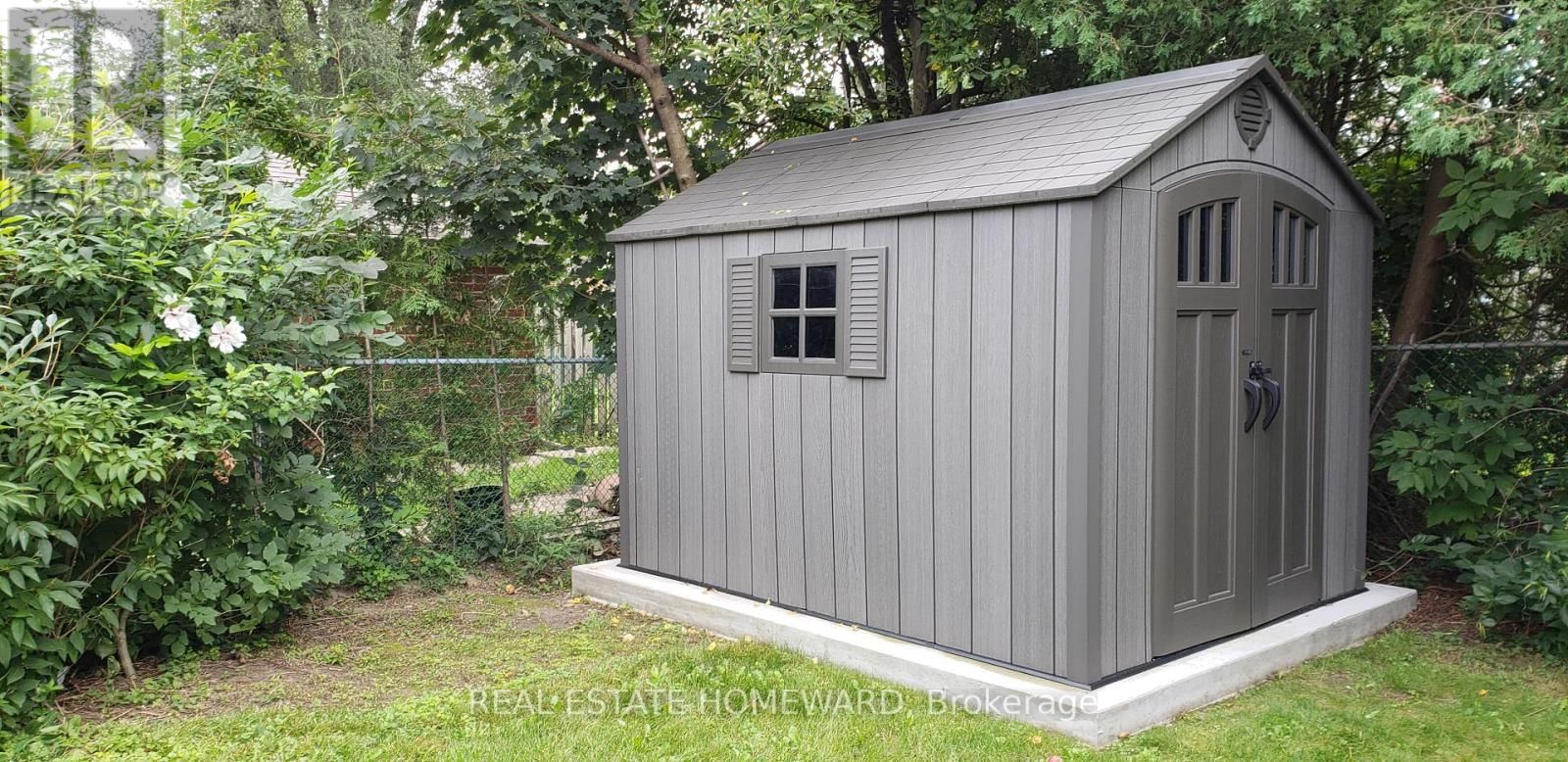 4 MOORECROFT CRESCENT Image 29