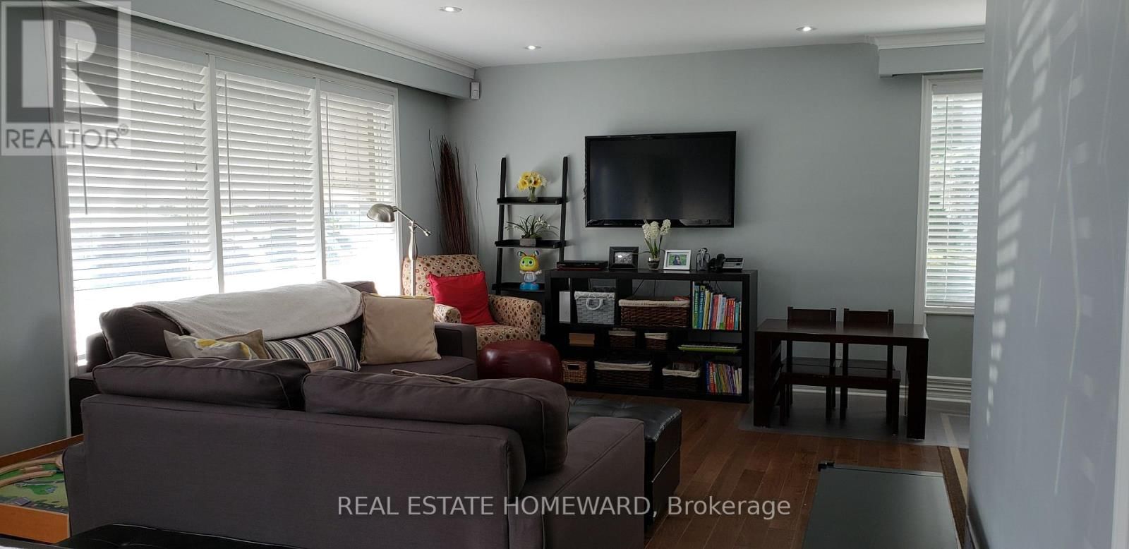 4 MOORECROFT CRESCENT Image 3