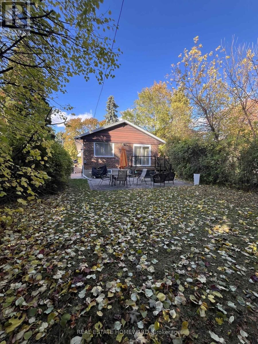 4 MOORECROFT CRESCENT Image 31