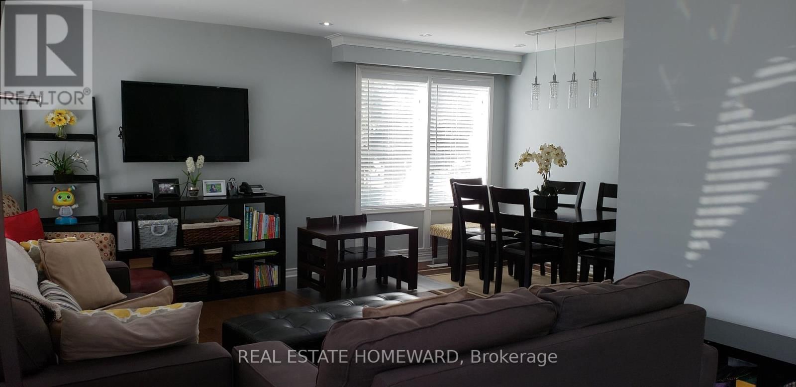 4 MOORECROFT CRESCENT Image 4