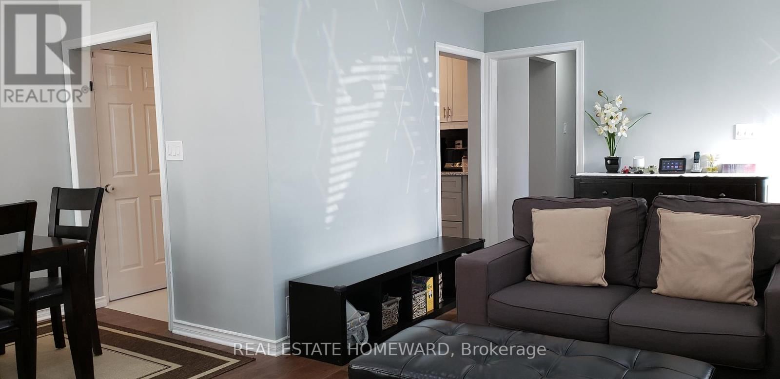 4 MOORECROFT CRESCENT Image 8