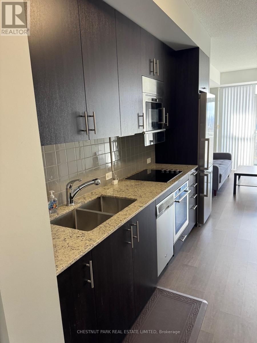 3307 - 255 VILLAGE GREEN SQUARE Image 3