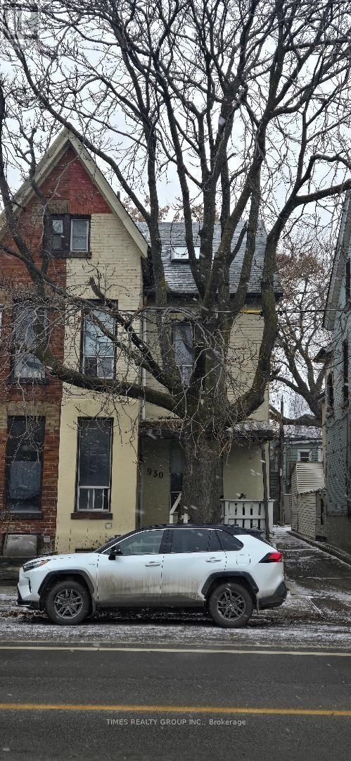 930 DUNDAS STREET EAST Image 1