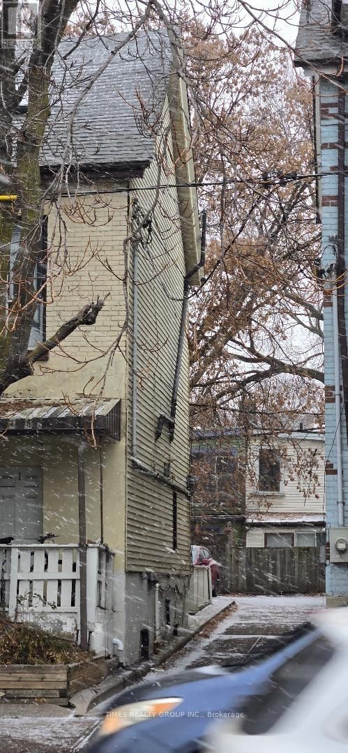 930 DUNDAS STREET EAST Image 3