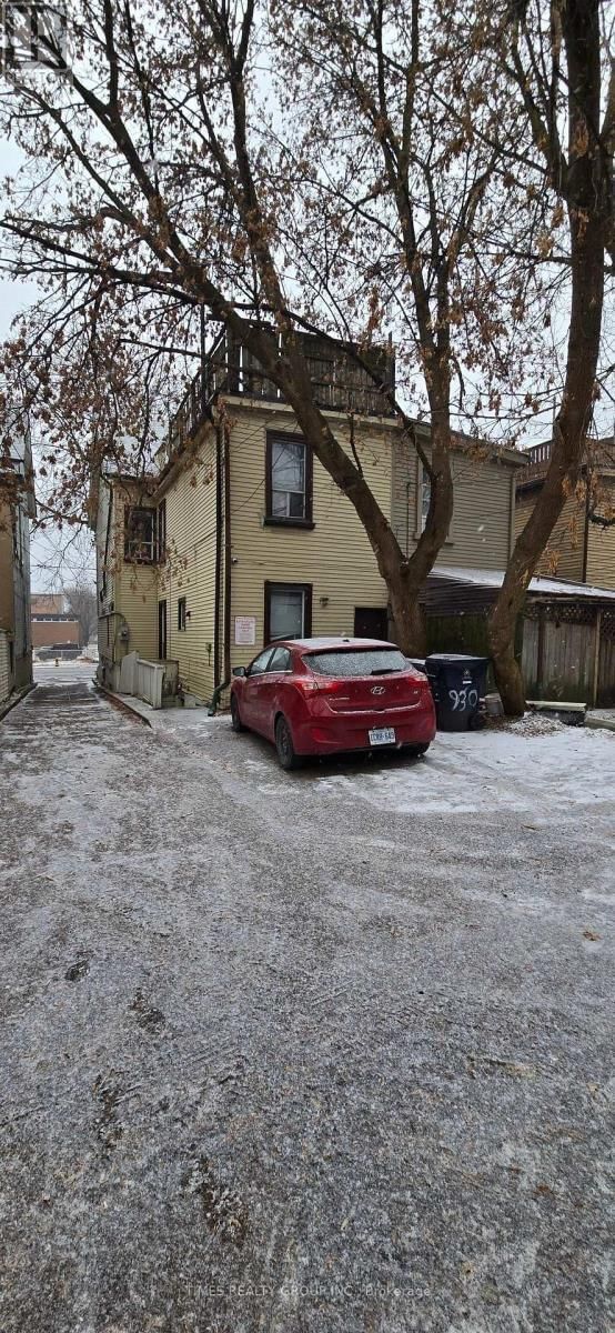 930 DUNDAS STREET EAST Image 4