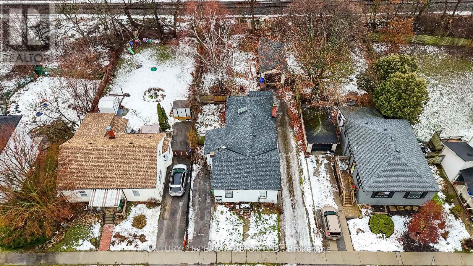 1-2 - 75 AVENUE STREET Image 2