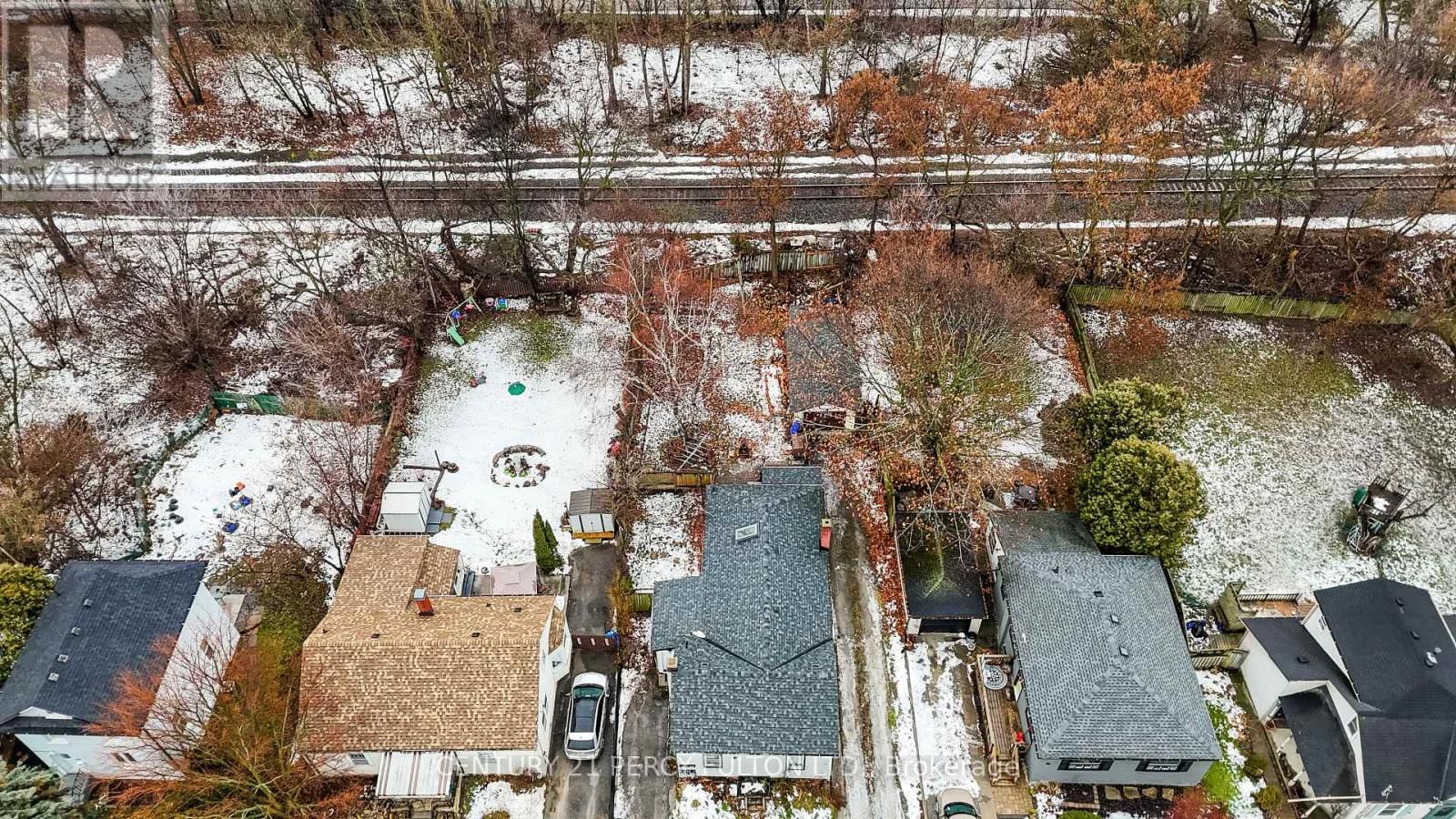 1-2 - 75 AVENUE STREET Image 3