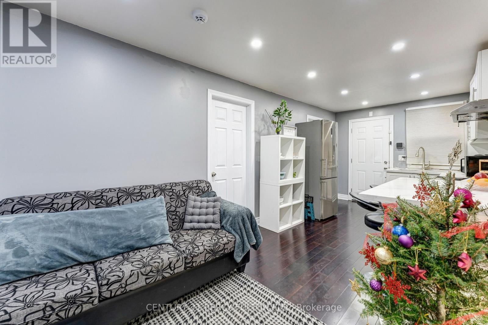 1-2 - 75 AVENUE STREET Image 30