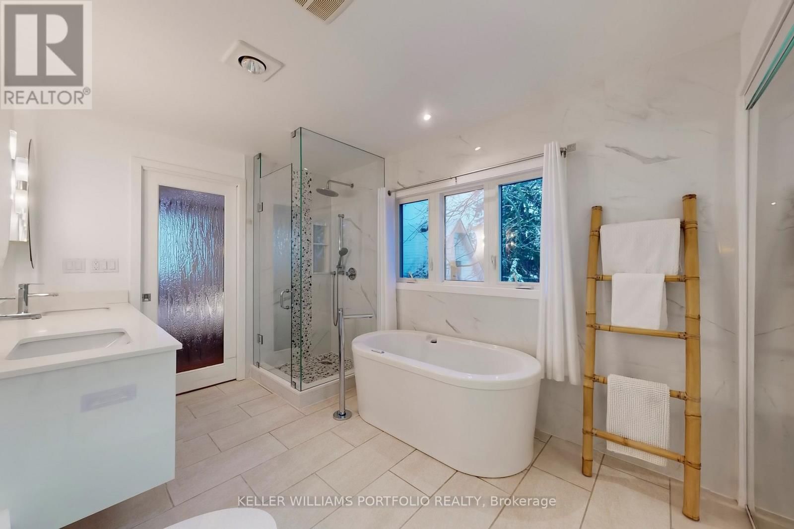 3 DAULT ROAD Image 22