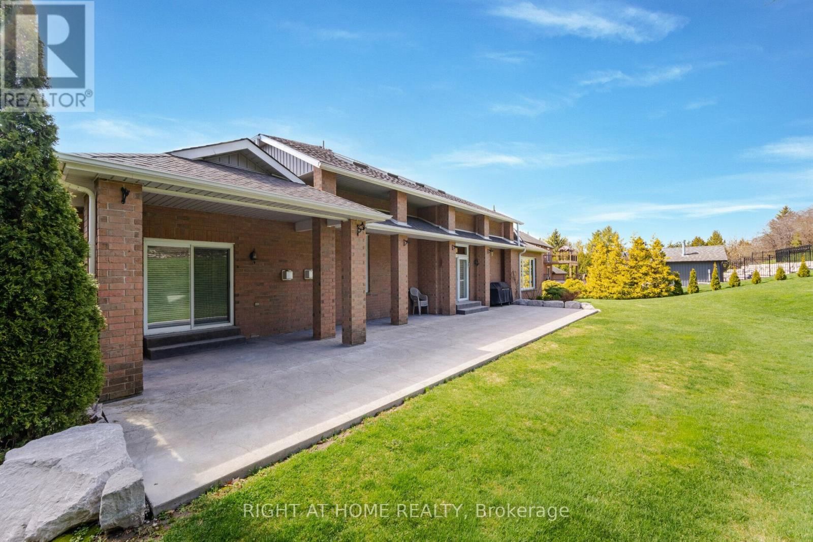 6 LORD DUNCAN COURT Image 31