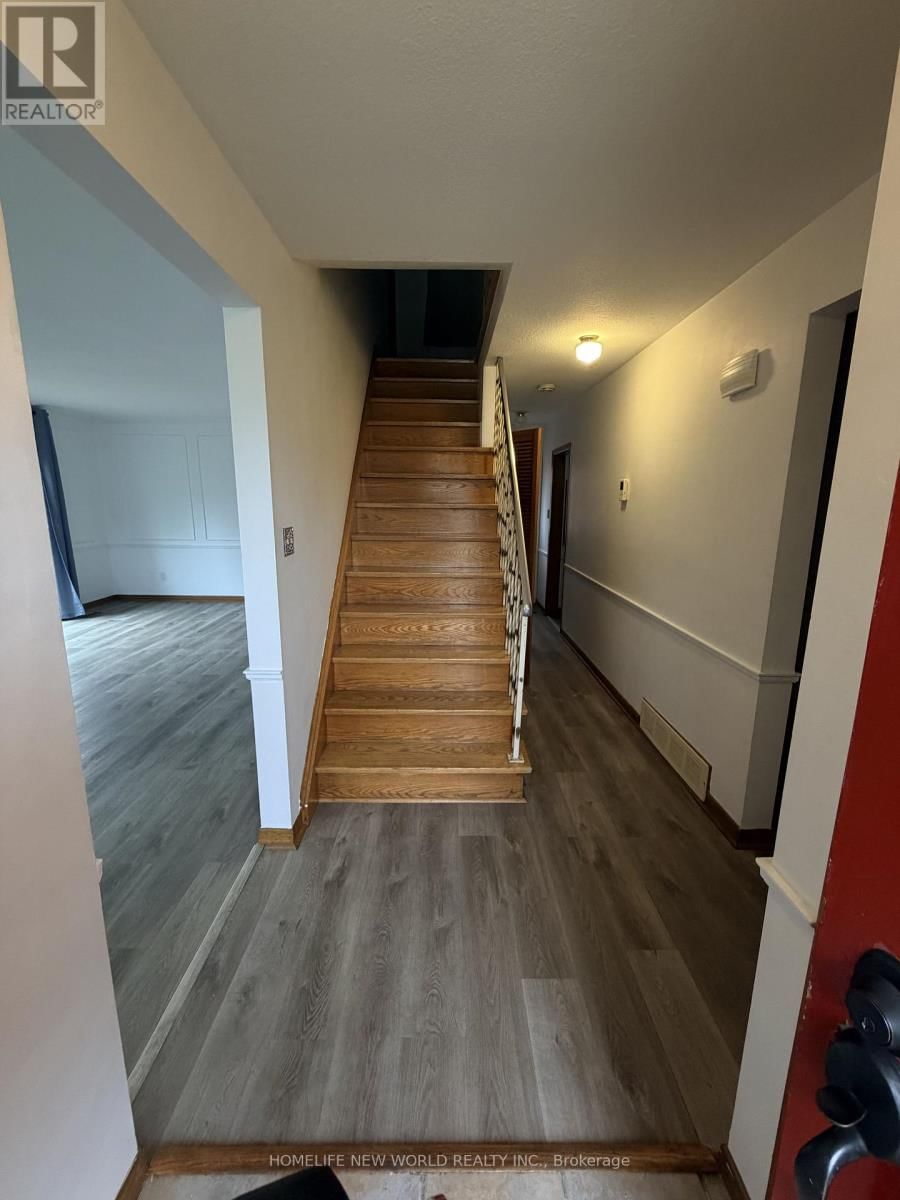 62 LANDFAIR CRESCENT Image 23