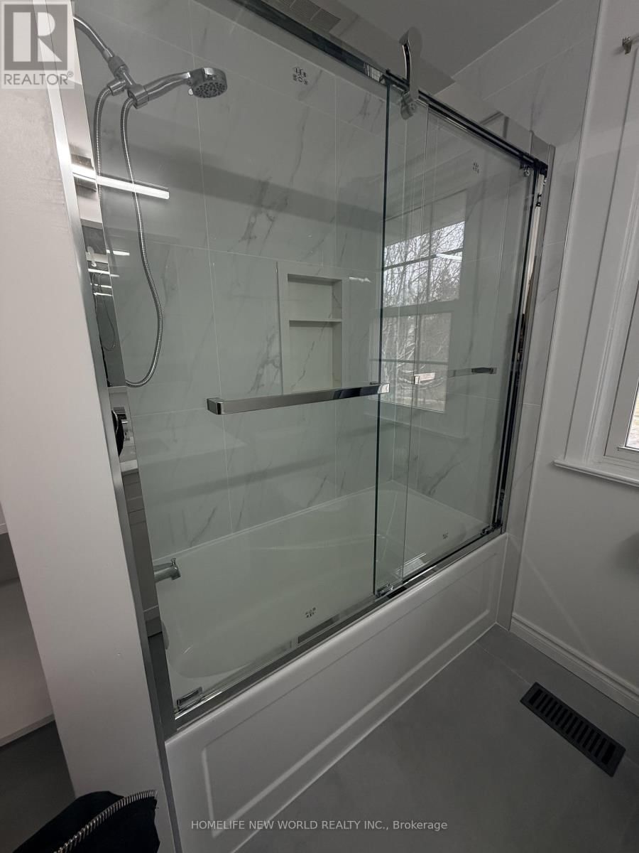 62 LANDFAIR CRESCENT Image 35