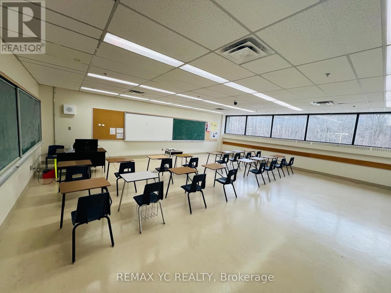 4620 FINCH AVENUE EAST Image 2