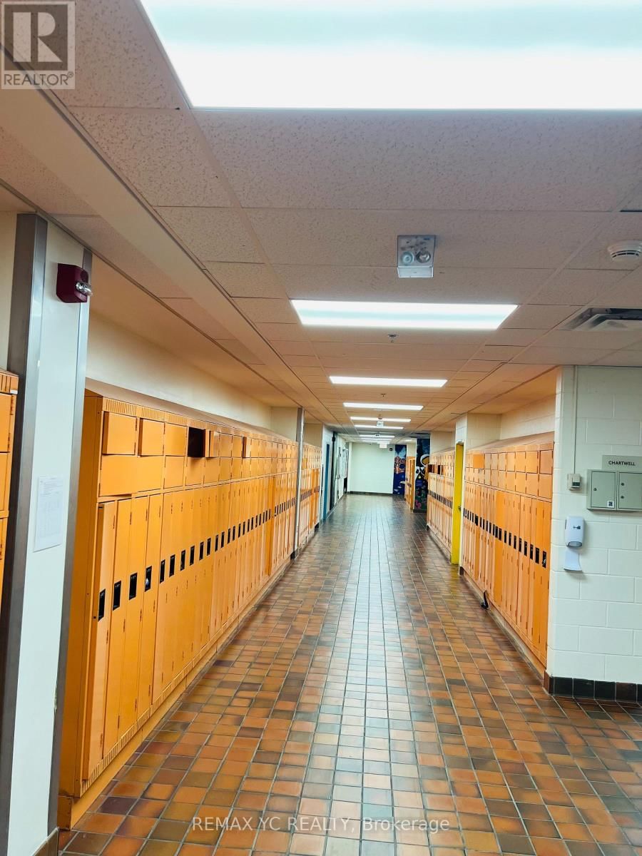 4620 FINCH AVENUE EAST Image 3