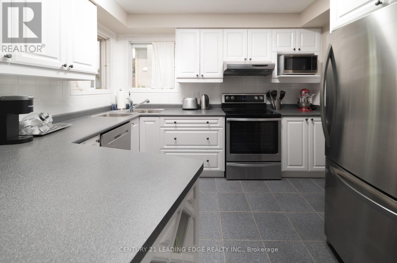 5048 WILLIAM STREET Image 14