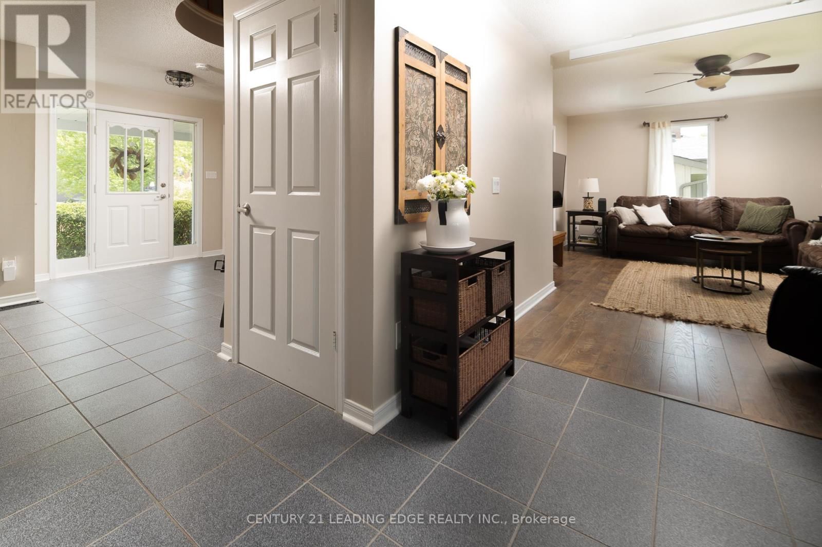 5048 WILLIAM STREET Image 18