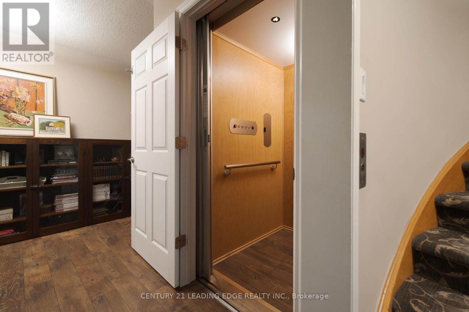 5048 WILLIAM STREET Image 26