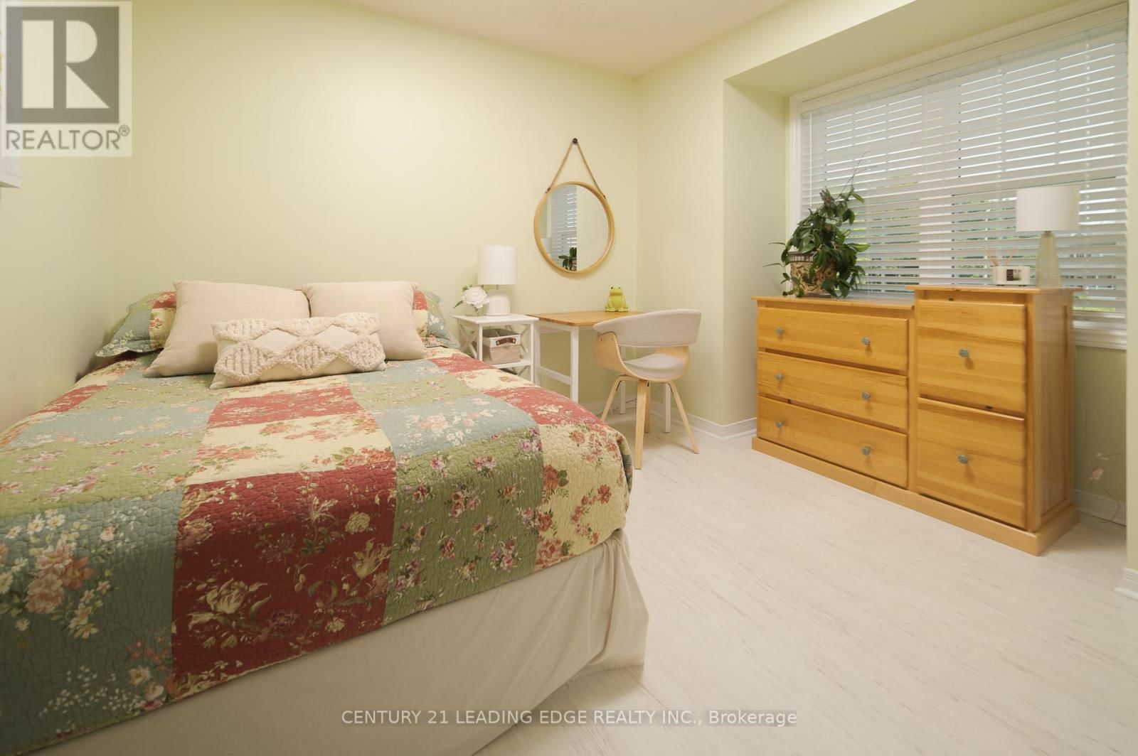 5048 WILLIAM STREET Image 33