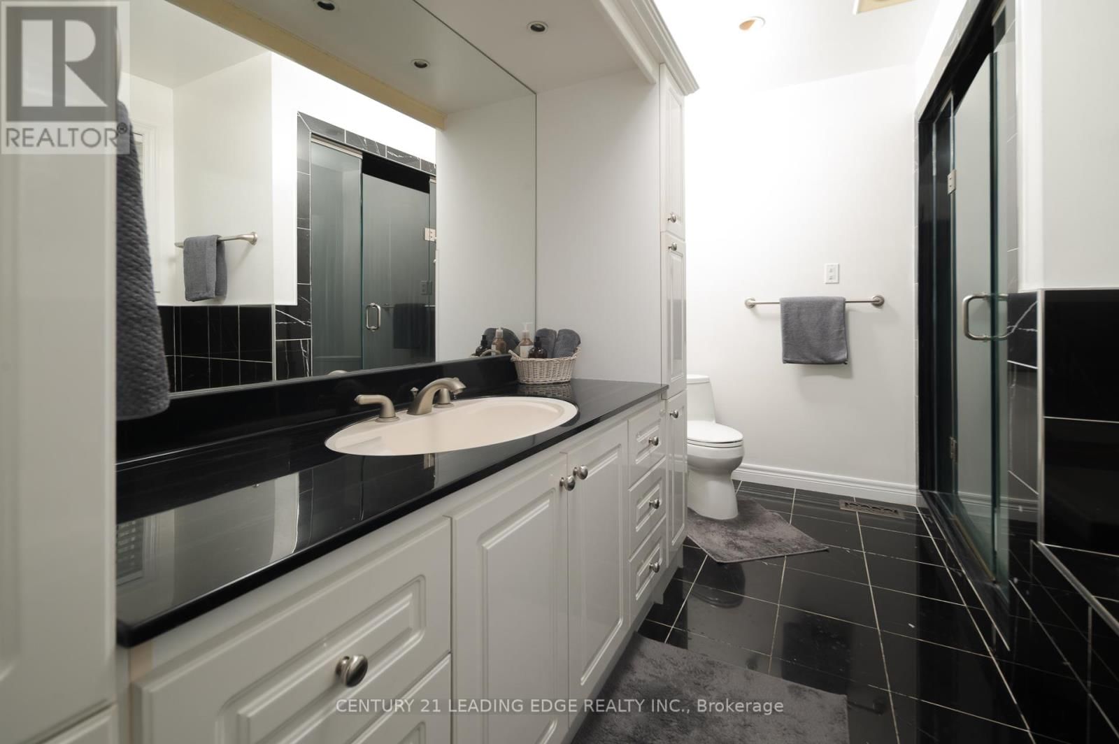 5048 WILLIAM STREET Image 38