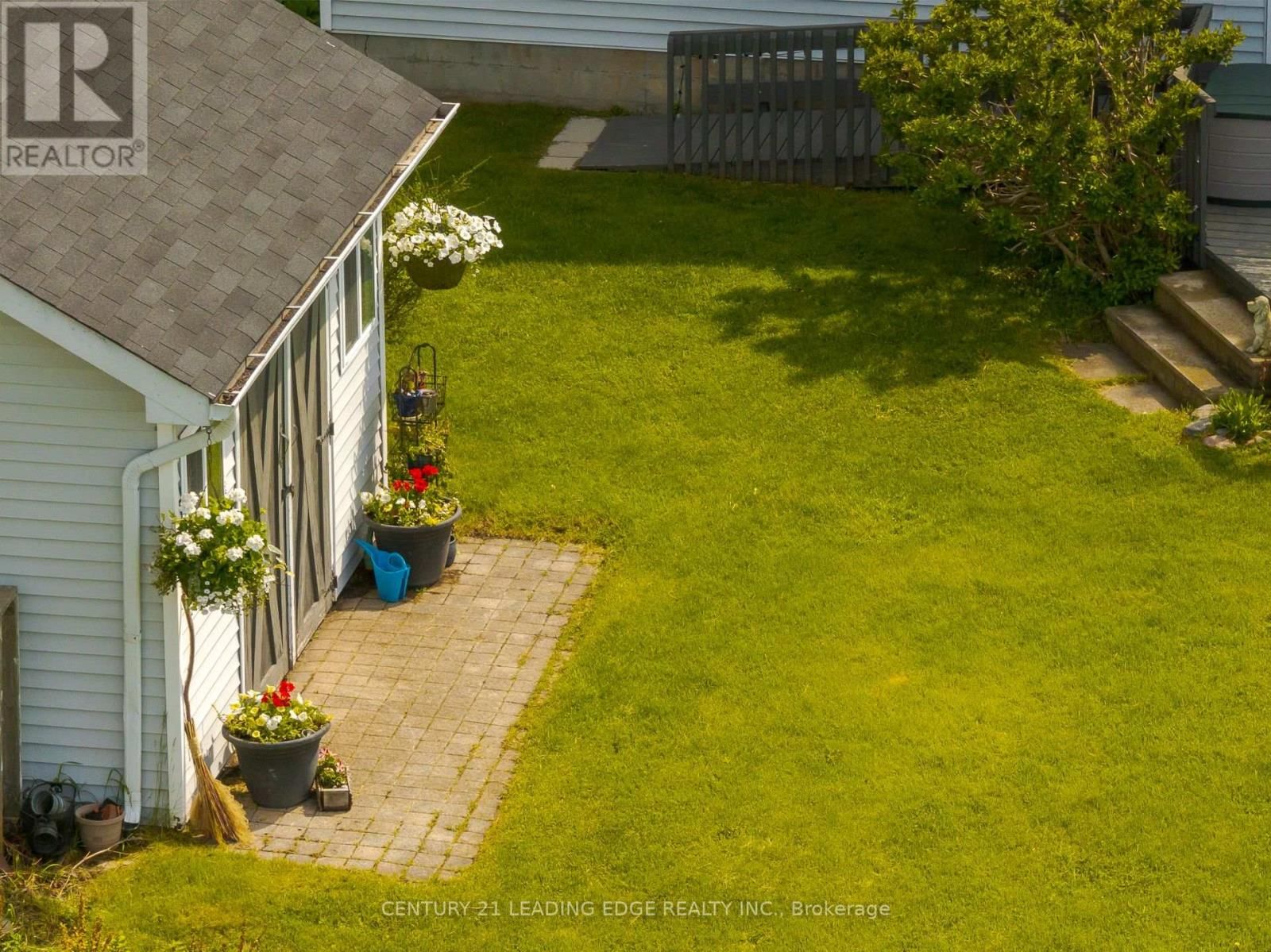 5048 WILLIAM STREET Image 46