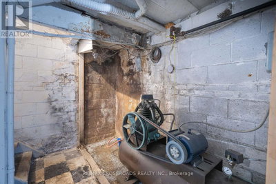 Image #1 of Commercial for Sale at Kingston, Toronto , Ontario