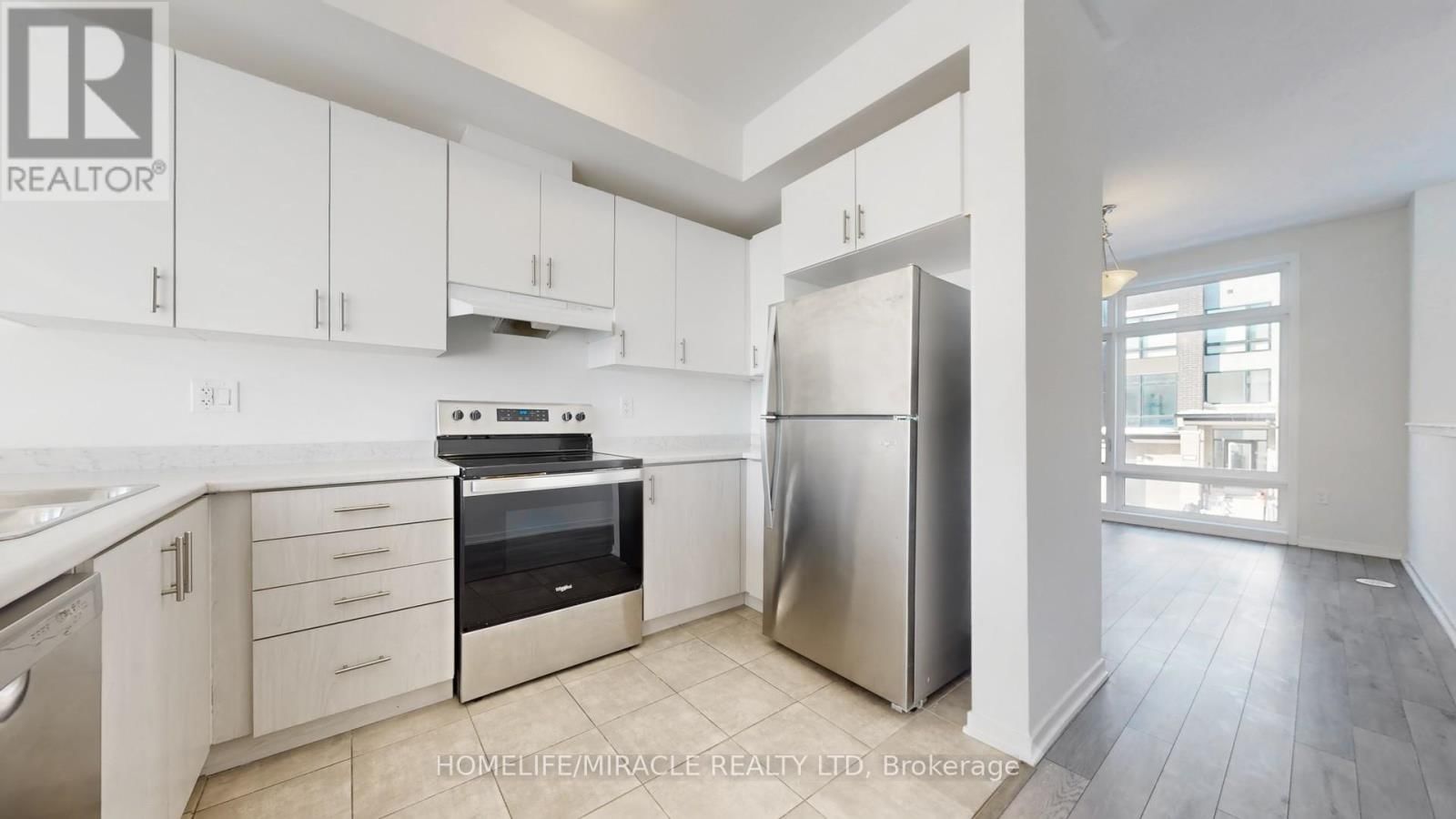 779 HEATHROW PATH Image 12