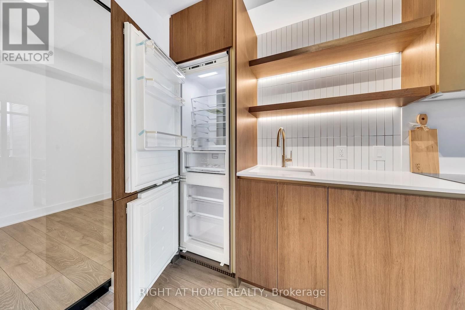 403 - 1285 QUEEN STREET EAST Image 13