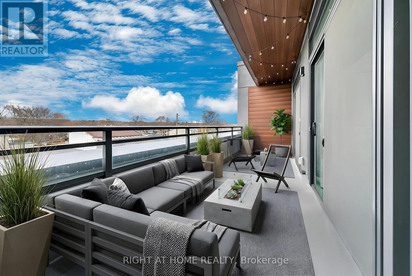 403 - 1285 QUEEN STREET EAST Image 14