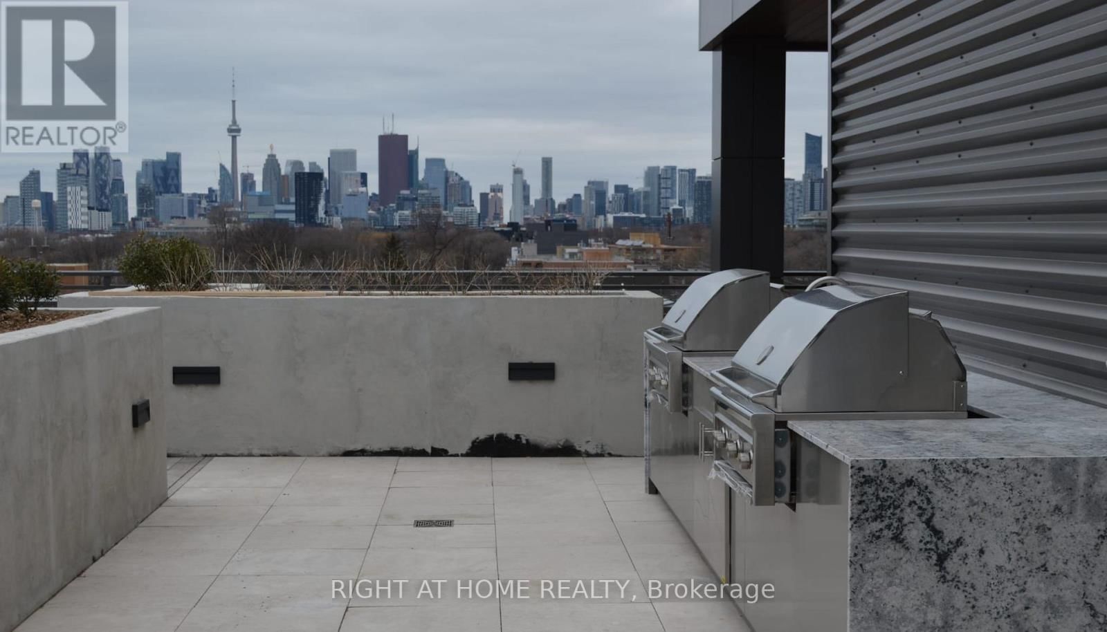 403 - 1285 QUEEN STREET EAST Image 16