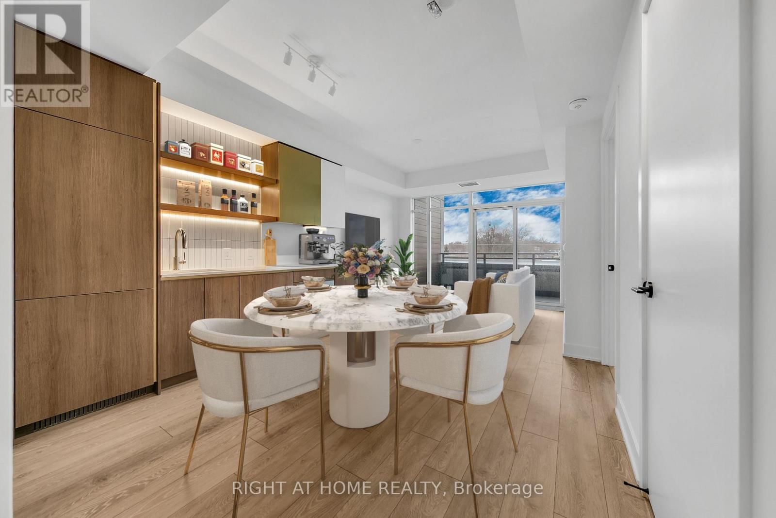 403 - 1285 QUEEN STREET EAST Image 2