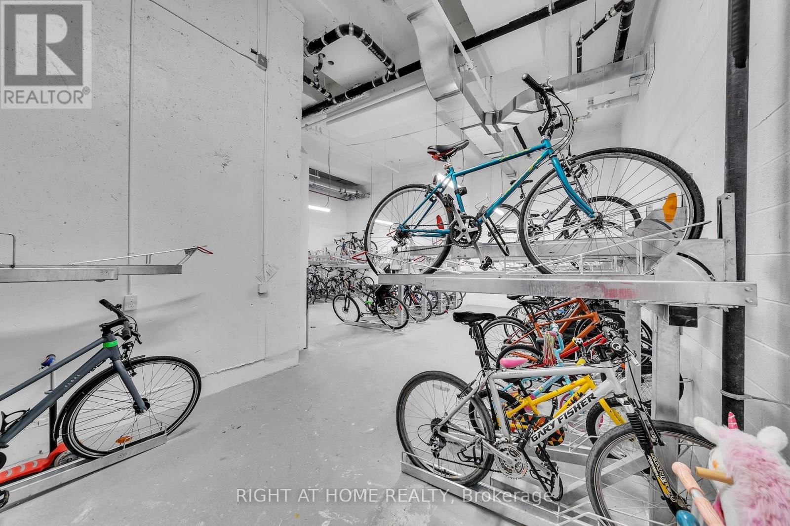 403 - 1285 QUEEN STREET EAST Image 24