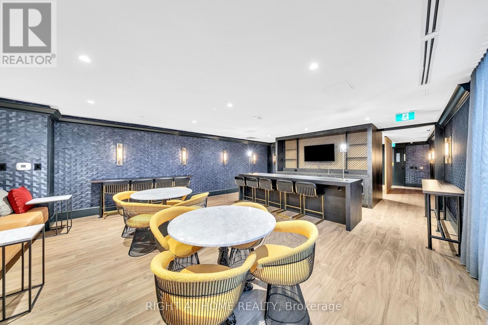 403 - 1285 QUEEN STREET EAST Image 25