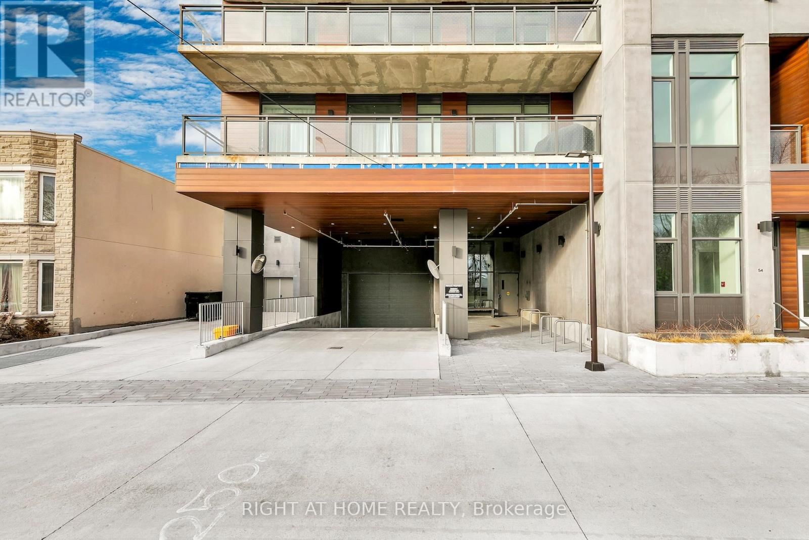 403 - 1285 QUEEN STREET EAST Image 28