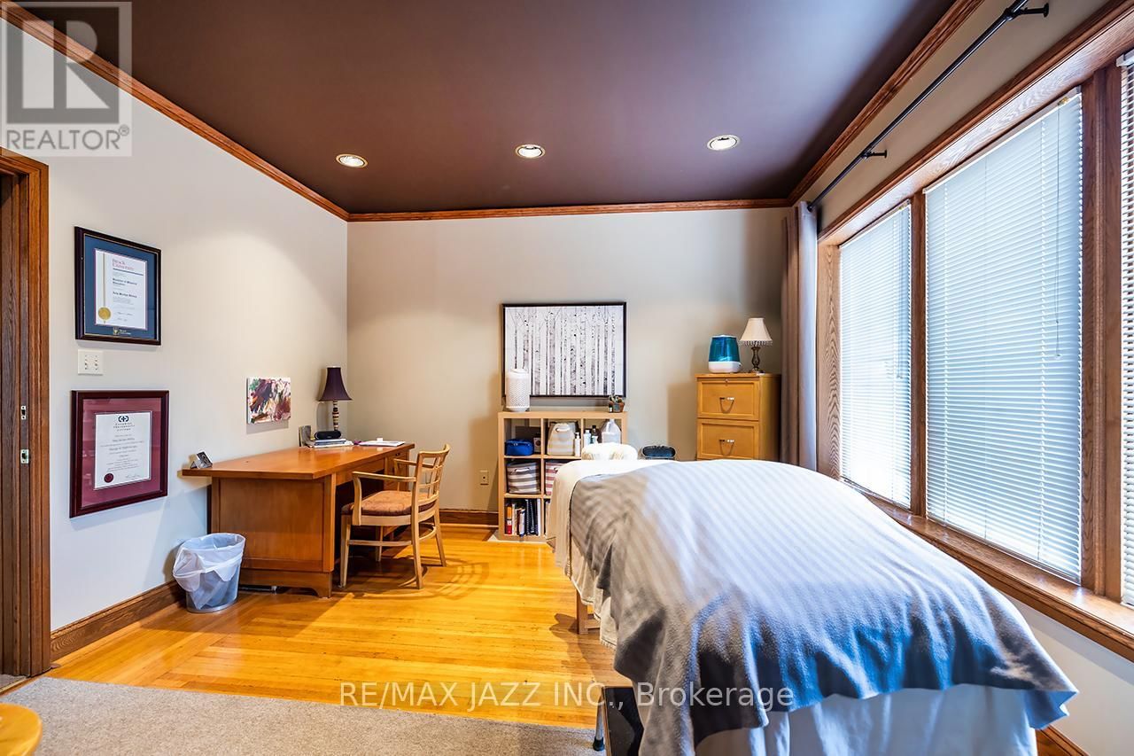 231 KING STREET EAST Image 11