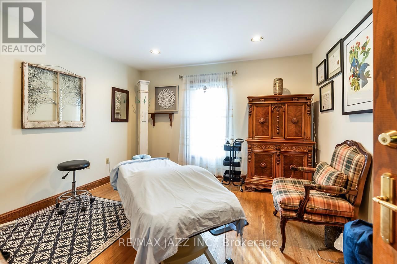 231 KING STREET EAST Image 13